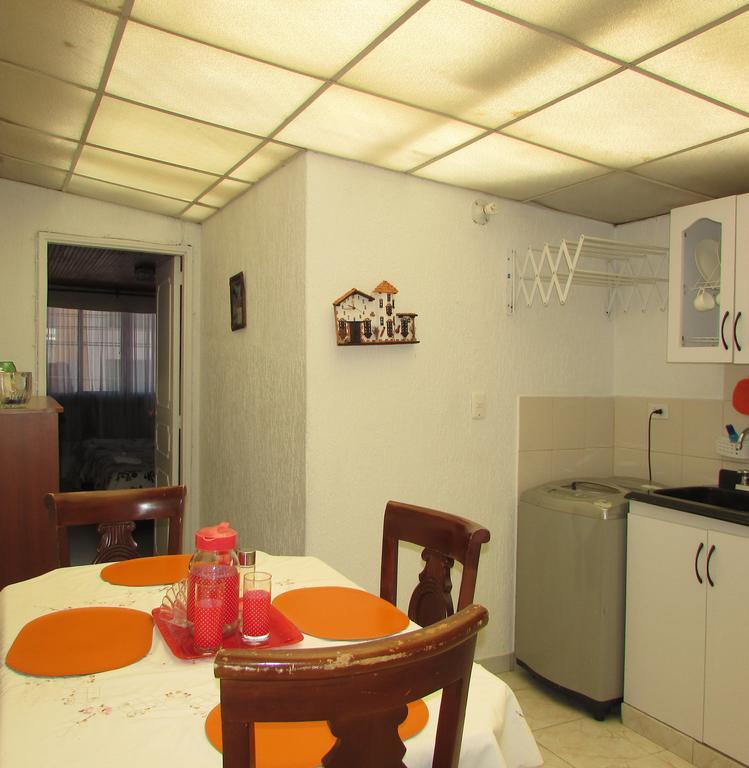 보고타 Casa De Huespedes Shalom Victoria 게스트하우스 외부 사진