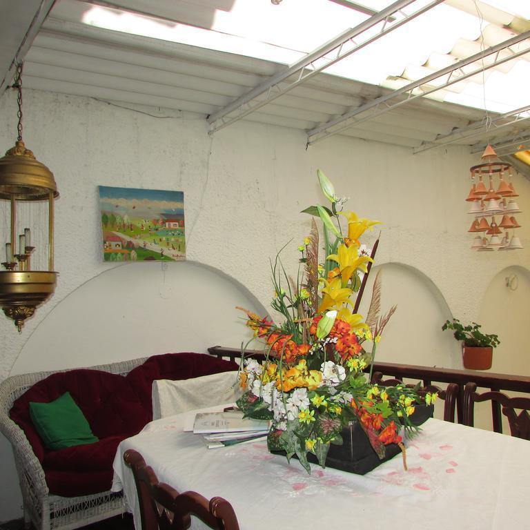 보고타 Casa De Huespedes Shalom Victoria 게스트하우스 외부 사진