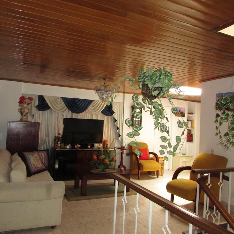 보고타 Casa De Huespedes Shalom Victoria 게스트하우스 외부 사진